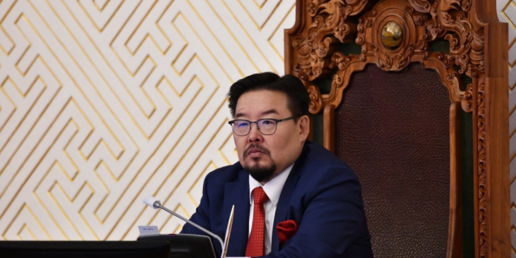 Г.Занданшатар: НӨАТ-ын буцаан олголтыг нэмэхийн тулд төсвийн үргүй зардлыг танана