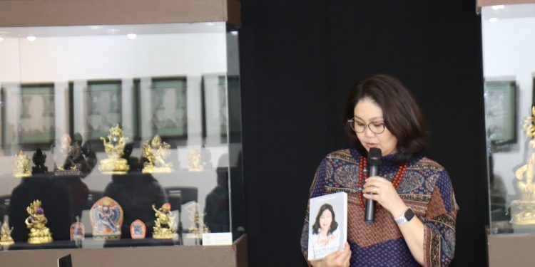 О.Мөнхзаяа: Хүн бэрхшээлийг даван туулчихаад эргээд харахад амьдрал үзэсгэлэнтэйг ухаардаг