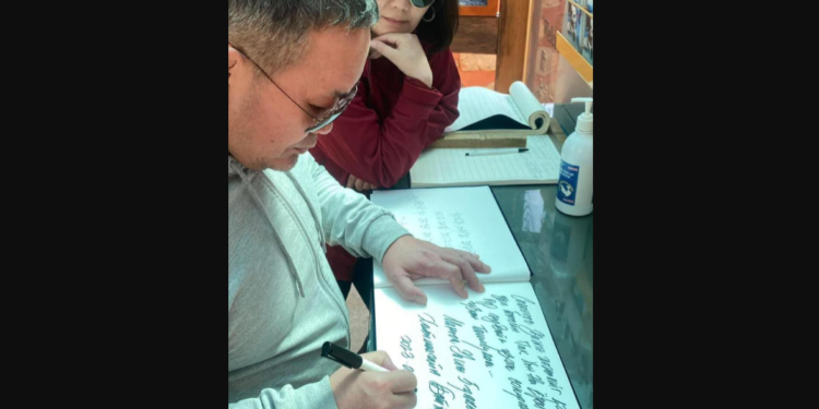 Х.Баттулга “Ерөнхийлөгч” гэх үгийг “Ёрөнхийлөгч” хэмээн буруу бичсэн нь олны шүүмжлэлд өртөв