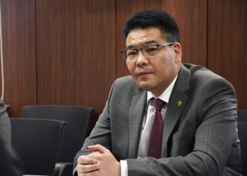 ТӨРД ХЭРЭГГҮЙ ХҮН: АТГ-ЫН “БАЙНГЫН ҮЙЛЧЛҮҮЛЭГЧ”, НҮҮРCНИЙ “ХУЛГАЙЧ” СЭРЭЭЖАВЫН ЭНХБОЛД