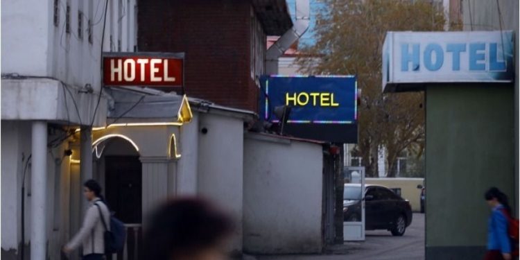 Зочид буудал, караокены өрөөнд дуу, дүрсний бичлэг ХИЙЖ БАЙЖЭЭ