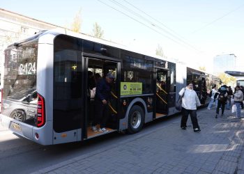 Их багтаамжийн урт автобуснуудыг нийтийн тээврийн үйлчилгээнд явуулж эхэллээ