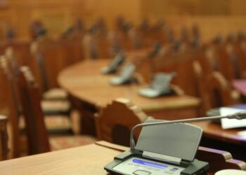 Түмний эрх ашгаас илүү хувийн ашгаа бодогч УИХ-ын гишүүдийг дахин бүү СОНГО!