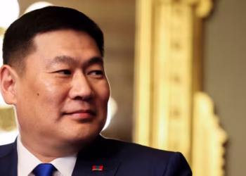 Л.Оюун-Эрдэнэ үг хэлэх бүртээ олон нийтийн элэг доог болж байна