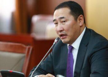 Ж.Мөнхбатын бүтээлийг “нэрлэж” Төрийн шагналын нэр хүндийг нүүрстэй хутгасангүй