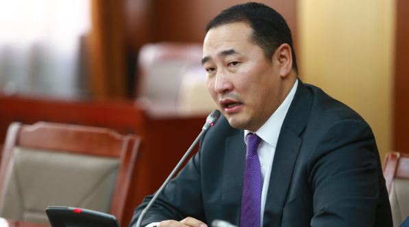 Ж.Мөнхбатын бүтээлийг “нэрлэж” Төрийн шагналын нэр хүндийг нүүрстэй хутгасангүй